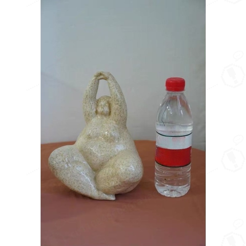 Resin Art Table Top - Estátua Abstrata de Mulher Gordinha em